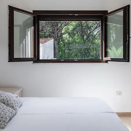 Lantana Villa *