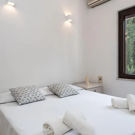Lantana Villa